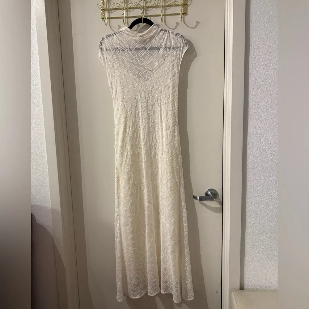 NWT ZARA WHITE EMBROIDERED MAXI DRESS - Image 8