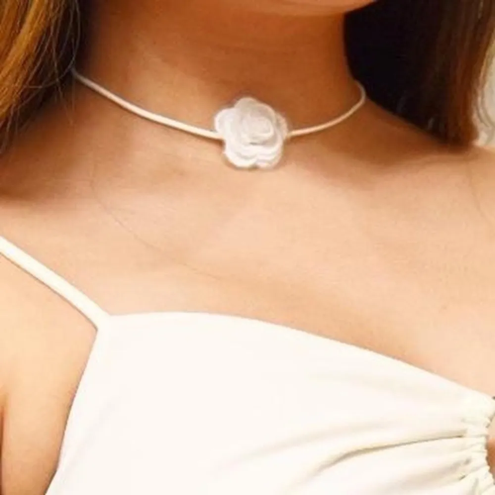 Dainty Fabric Flower Choker White - Image 3