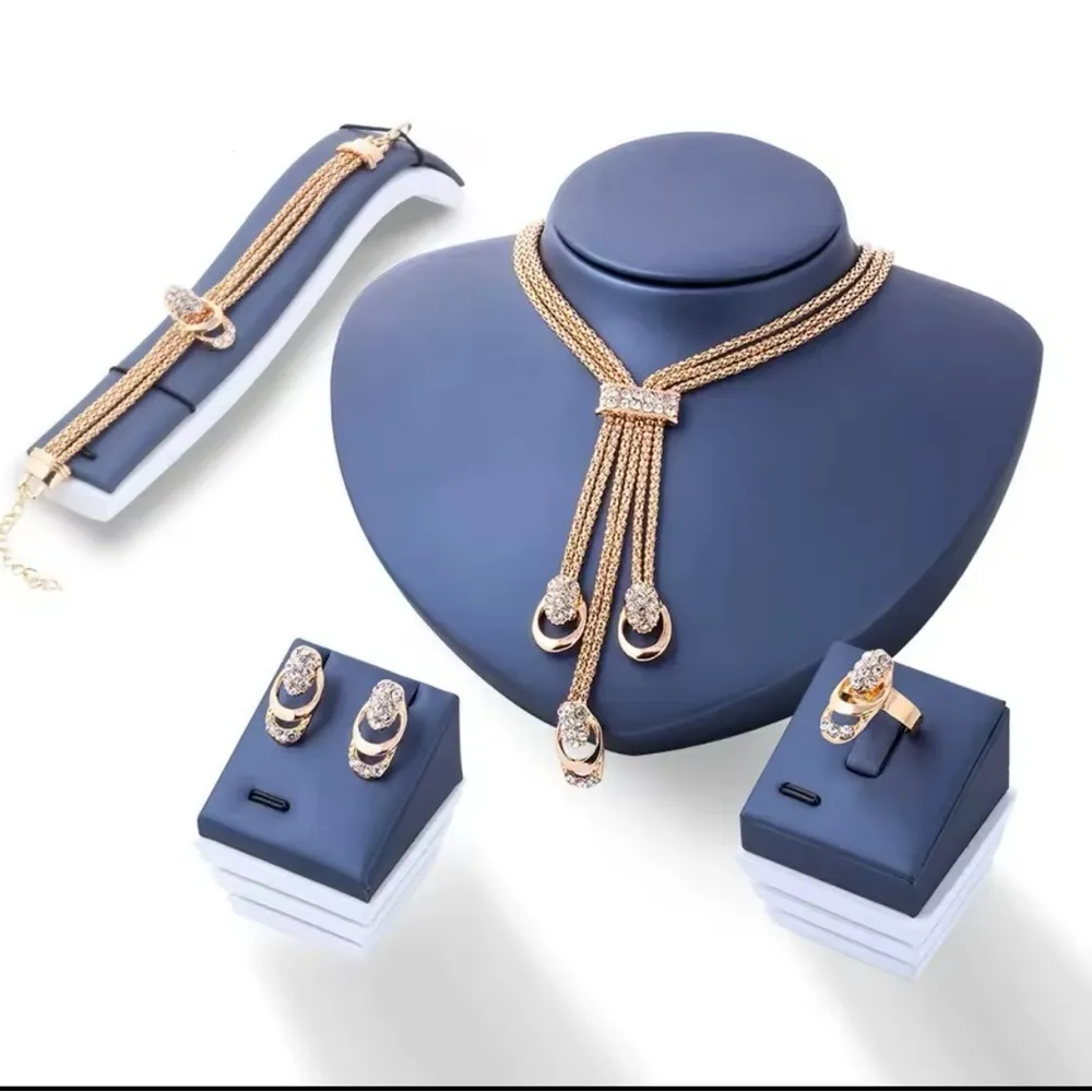 Elegant 5 piece Gold Jewelry Set - Image 2