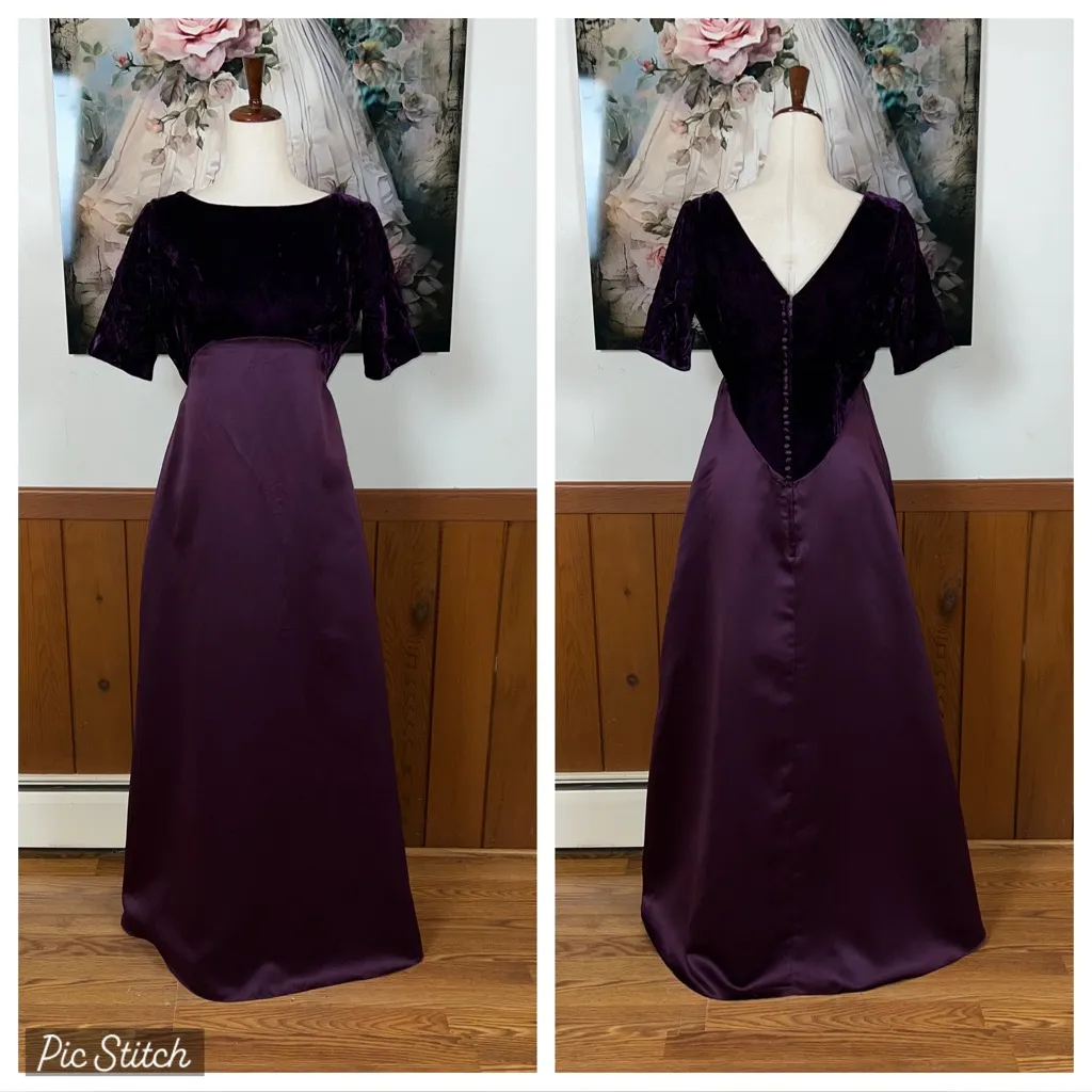 Pretty *New* Vintage 1970s Alfred Angelo Velvet Empire Waist Gown! - Image 2
