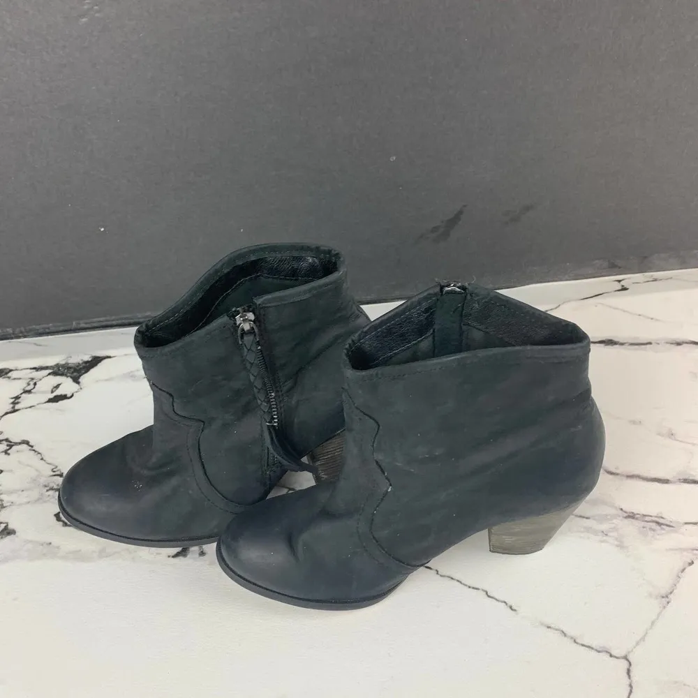 Aldo Black Duster Ankle Booties  Zip Size Heeled Boots 8.5 - Image 4