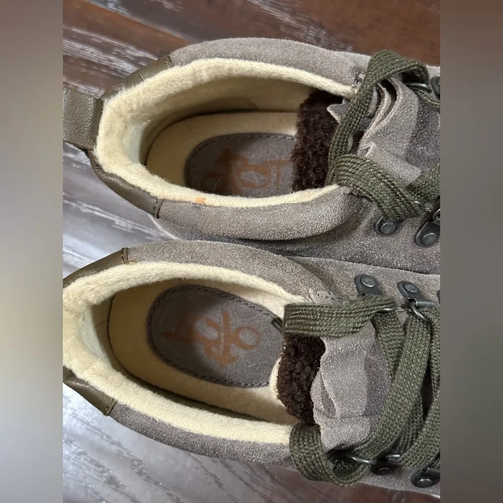 OTBT Women's Green Lake genuine leather sneaker Size 10 - Image 8