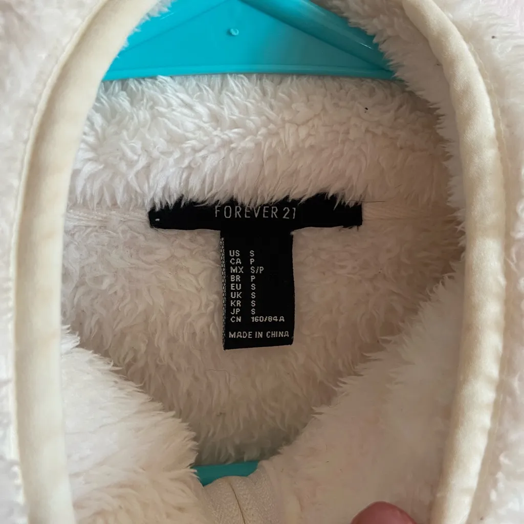 Forever 21 Womens White Fleece Zip up Jacket  Super Soft Small - Image 3