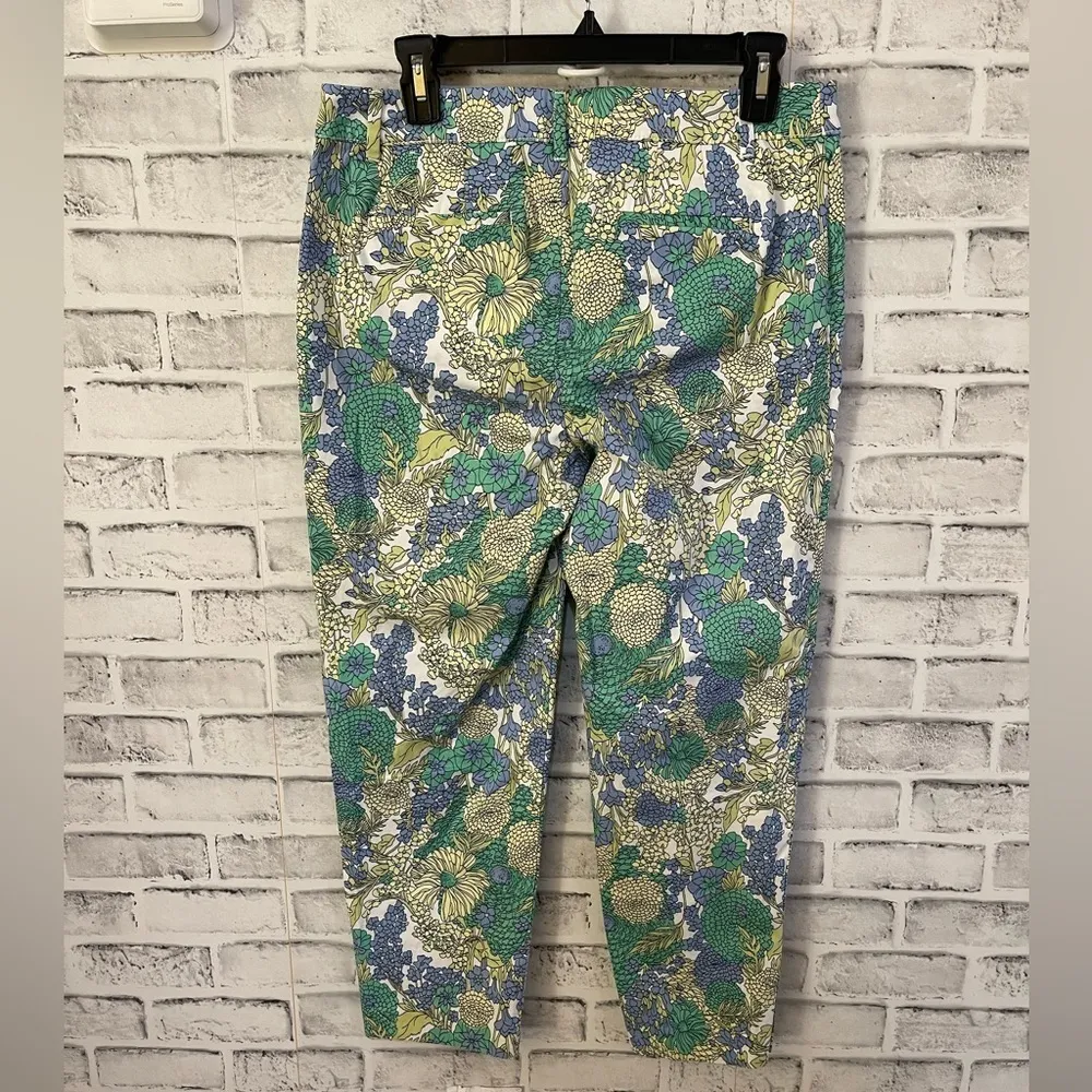 Women’s Talbots PERFECT CROP blue/green/yellow floral casual pants Size 6 - Image 2