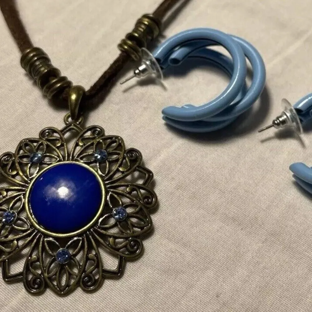 Vintage Necklace Western Crystals Art Deco Blue Pendant Glass Bead 23 Inches - Image 5