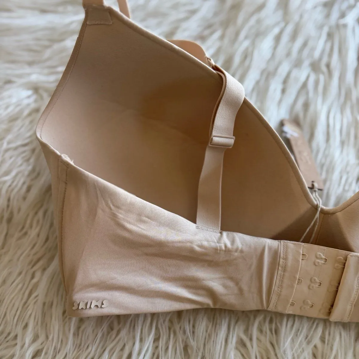 Skims Wireless Form T-shirt Bra Sand Size 40DD - Image 6