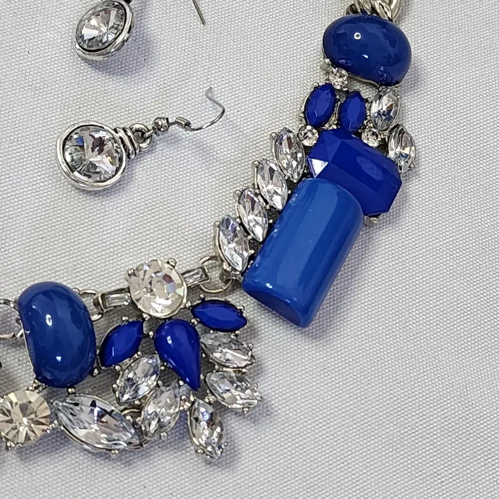 Silver Chain and Blue Accent Statement Necklace with Earrings Set - Image 5