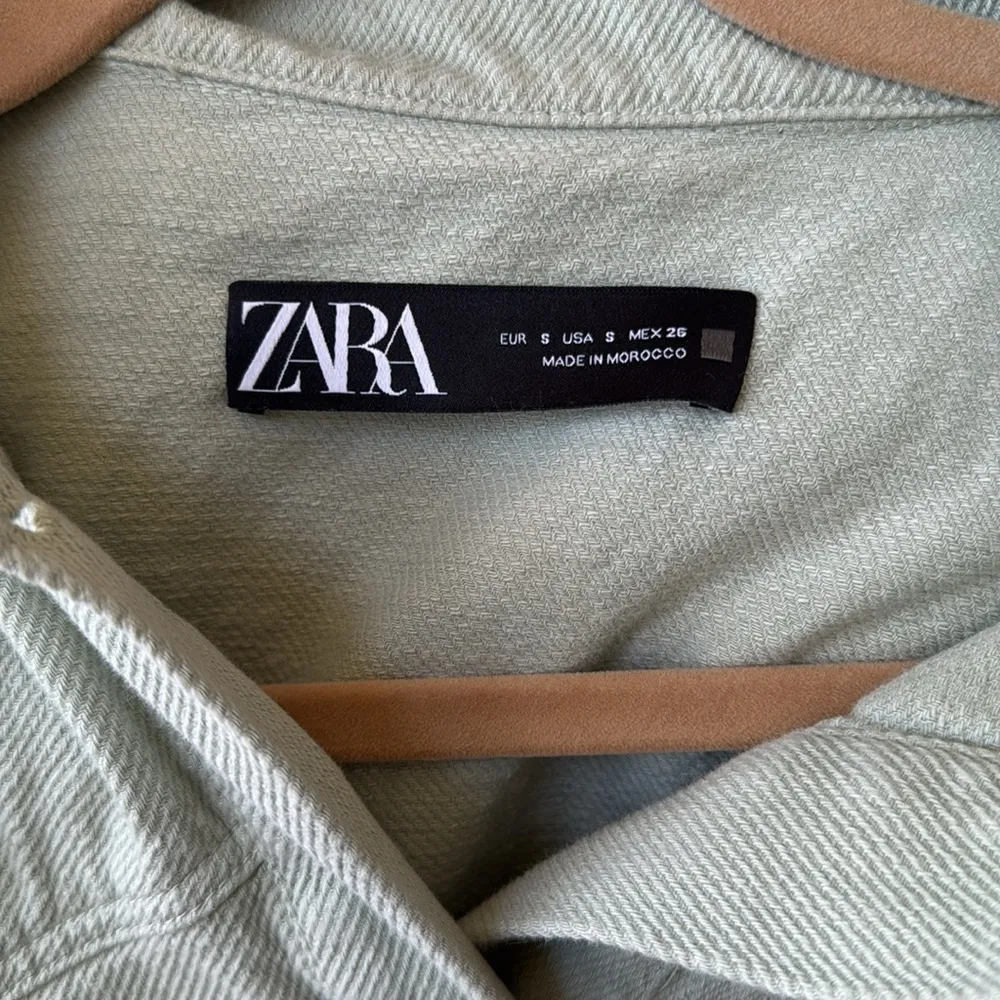 Zara Light Green Button-Up Shirt jacket oversized small - Image 3