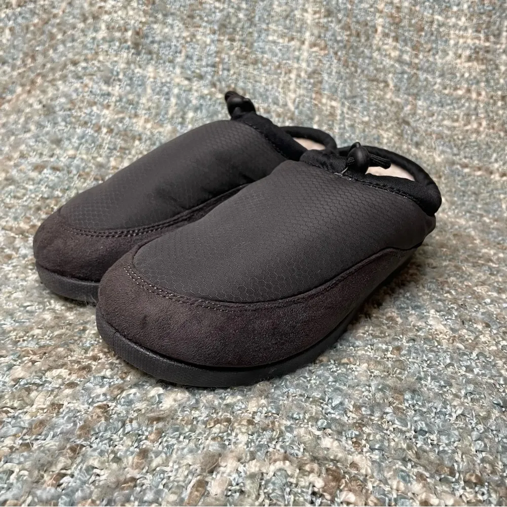 Hybrid Baffin Cabin Unisex  Slipper in Charcoal (Small) - Image 2