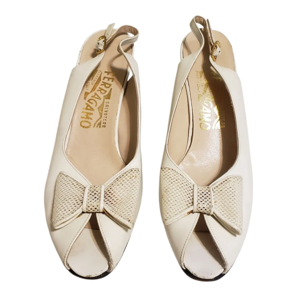Vintage Salvatore Ferragamo Peep Toe Bow Sling Back Heels Size 9.5 - Image 3