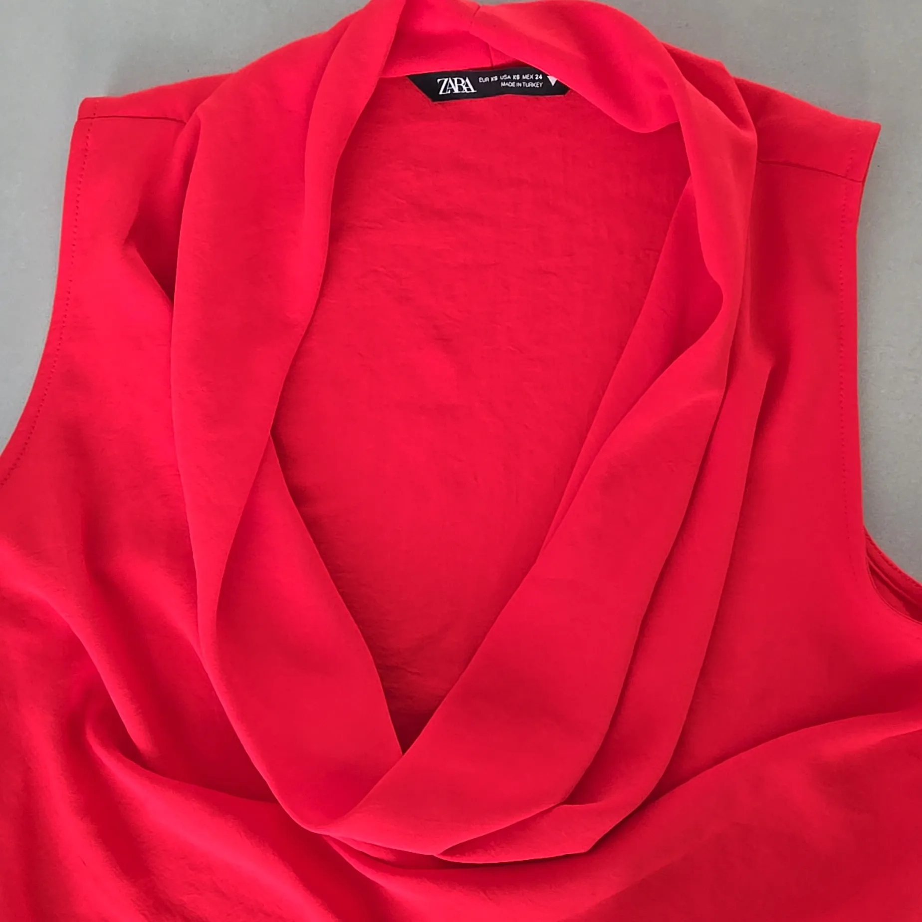 Zara Women's Vibrant Red Cowl Neck Crop Tank Size XS - Image 6