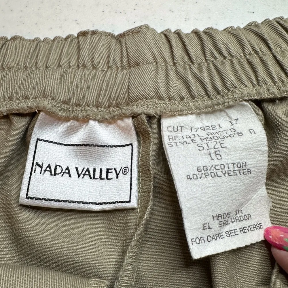 Women’s Khaki skirt, by Nada Valley pleated front, button front, size 16 - Image 7