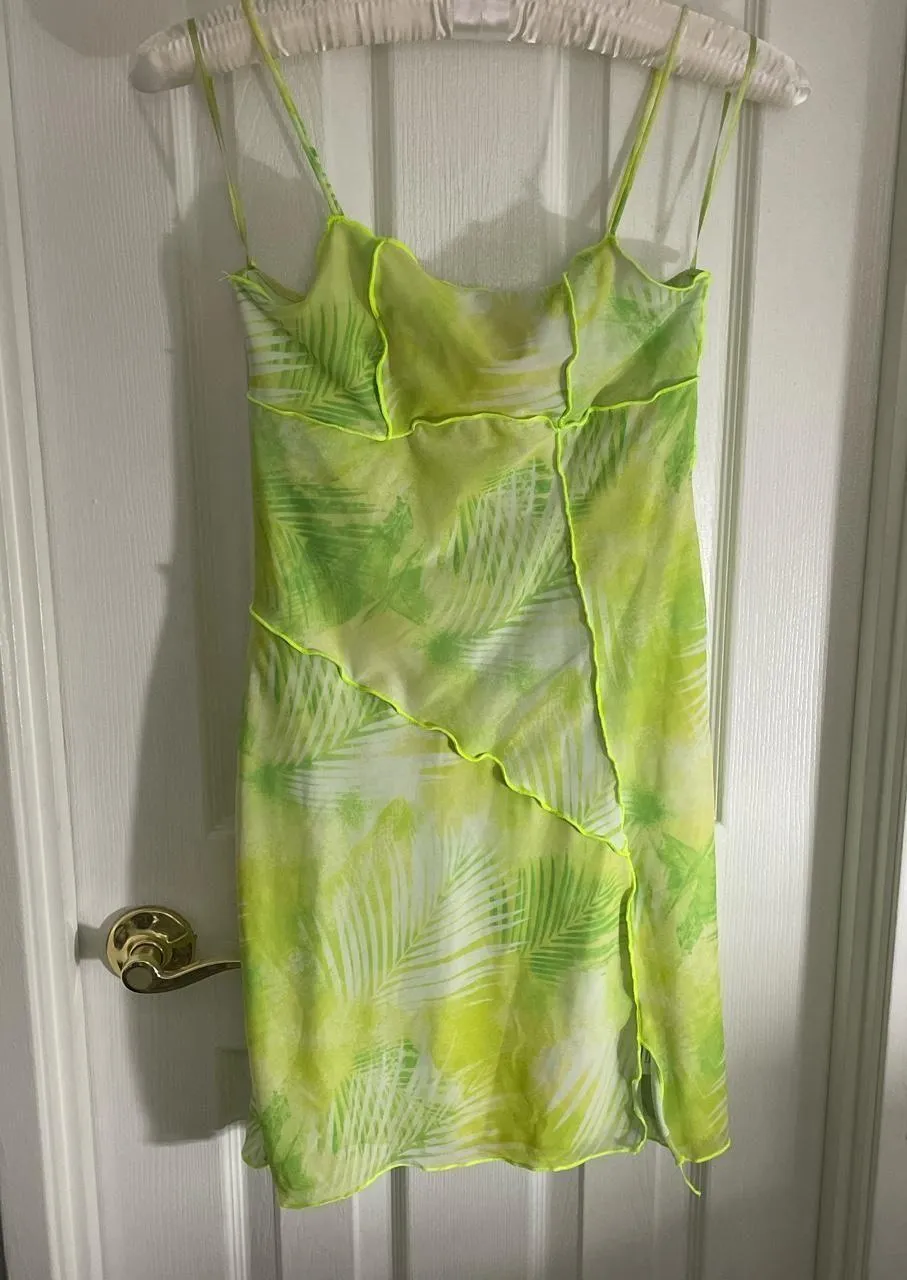 Trendy Tropical Dress - Image 3
