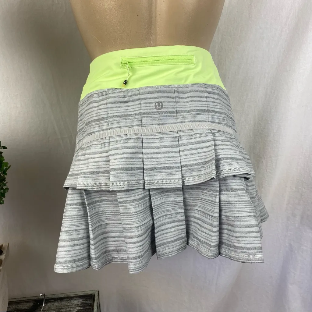 Lululemon Gray Striped Skirt Skort 10 - Image 2