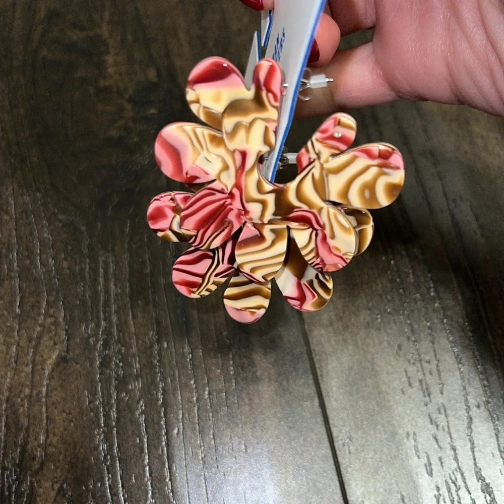 NEW  Darcia Statement Flower Hoop Earring - Image 4