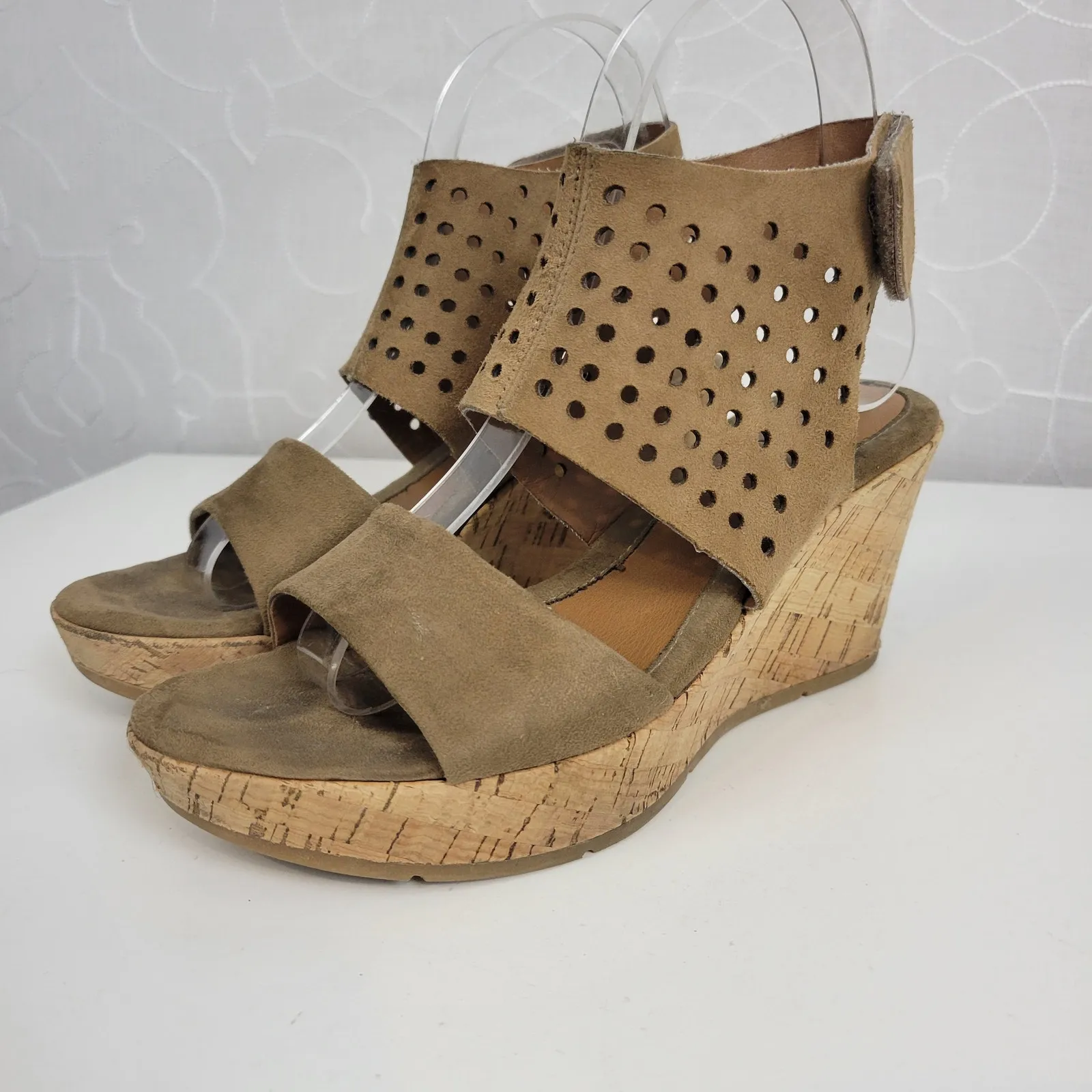 Euro Soft By Sofft Womens Sandals Size 6M Tan Suede Leather Strappy Cork Wedge‎ - Image 3