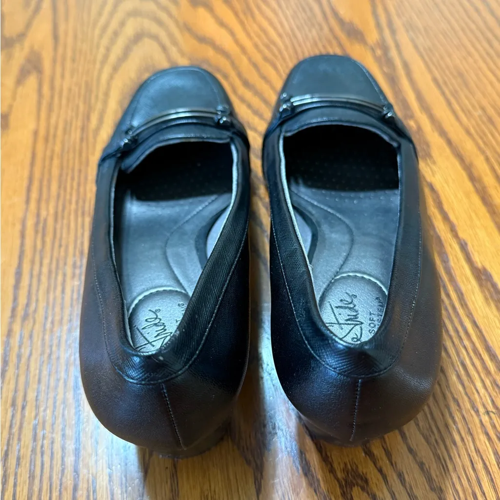 Life Stride Soft System Black Heeled Loafers With Horse Bit 9W - Image 3