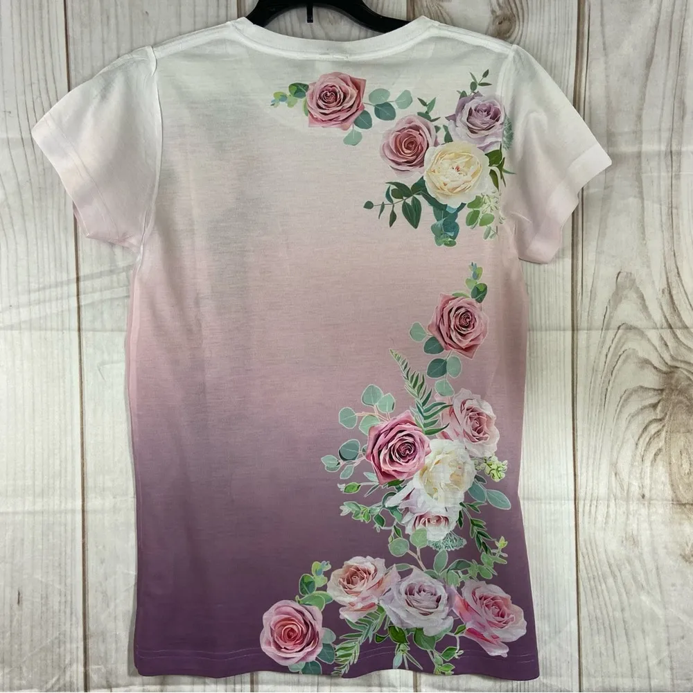 Graceland Elvis Presley Gibson Guitar and Roses Pink Sparkle Top Size Medium - Image 11