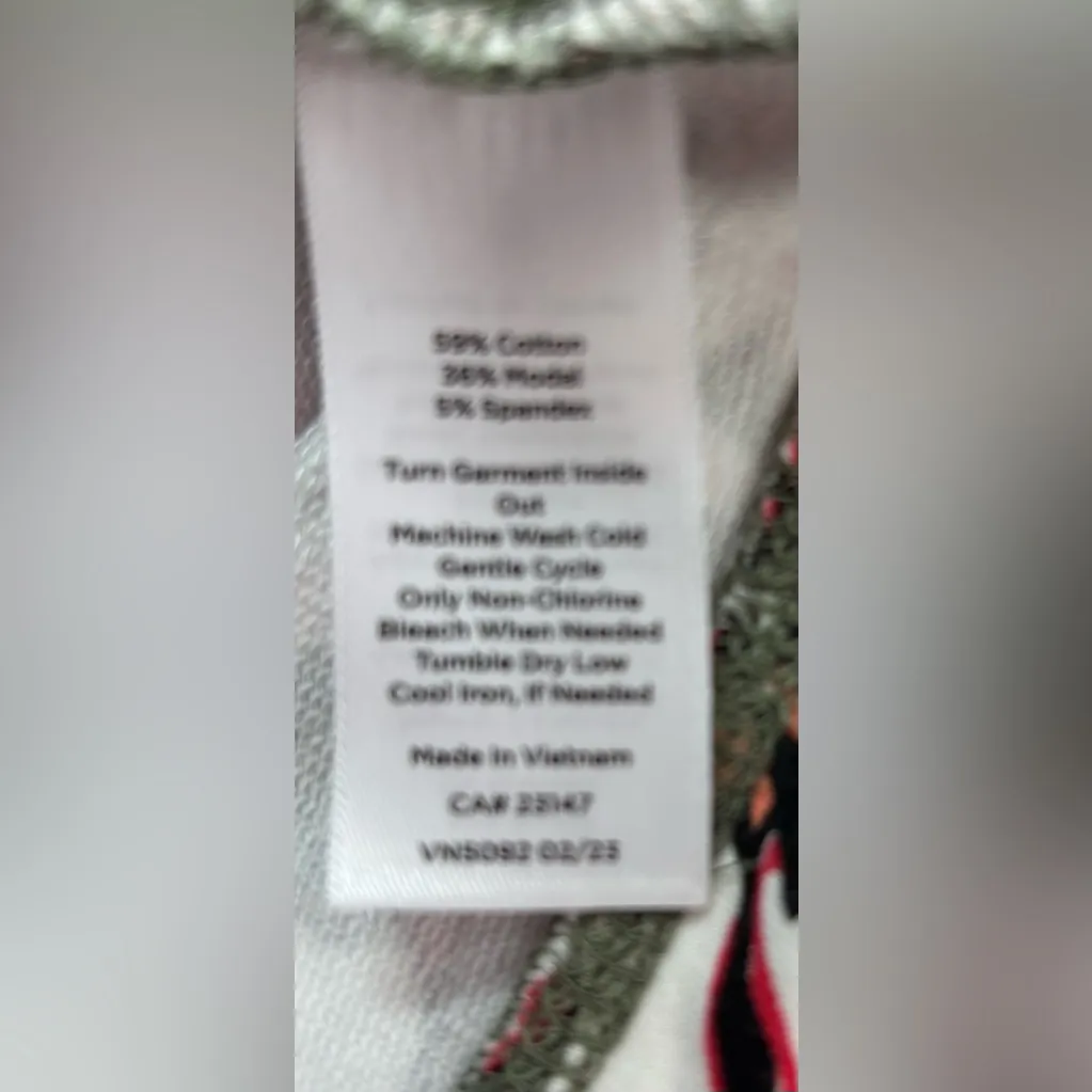 Talbots Mp Athletic Quarter Zip Shirt in Olive Green and Pink Floral - Image 5