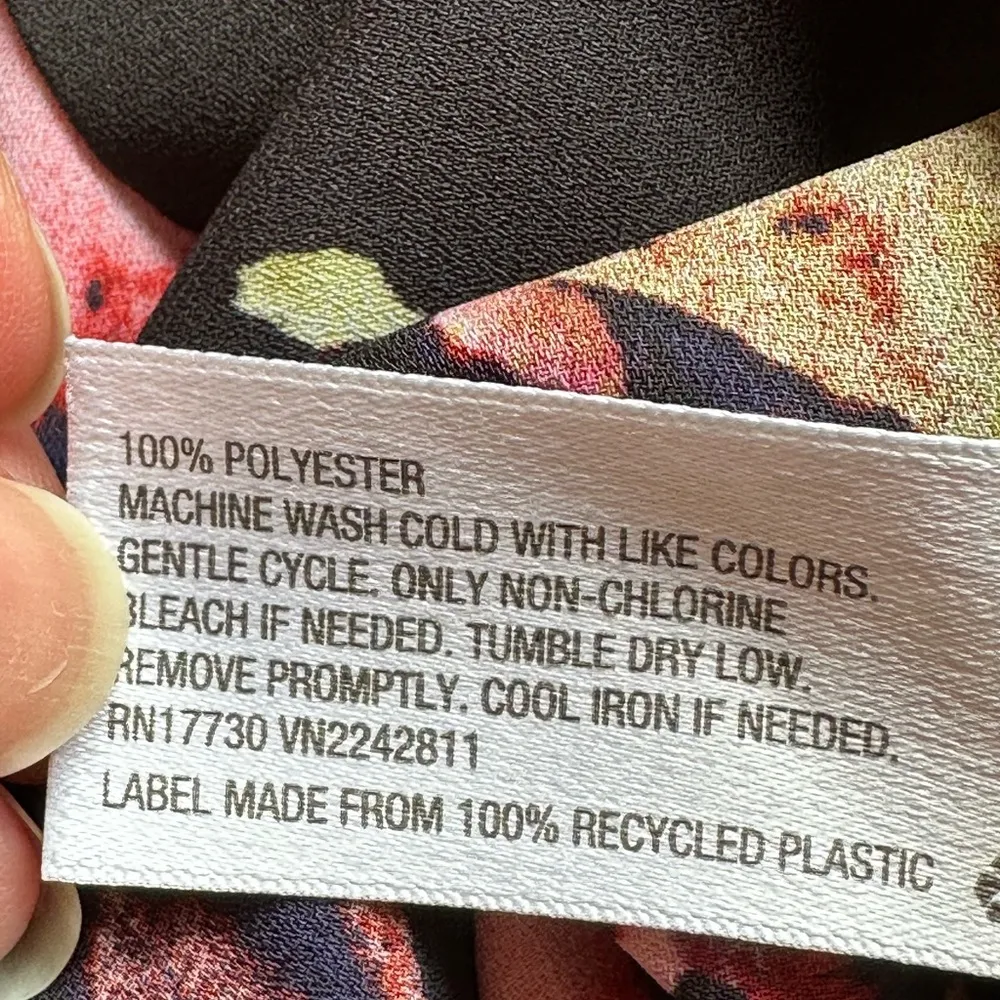 Ava & Vivi Black Pink Red Green Floral Print 3/4th Roll Sleeve Tab  V Ne… - Image 13