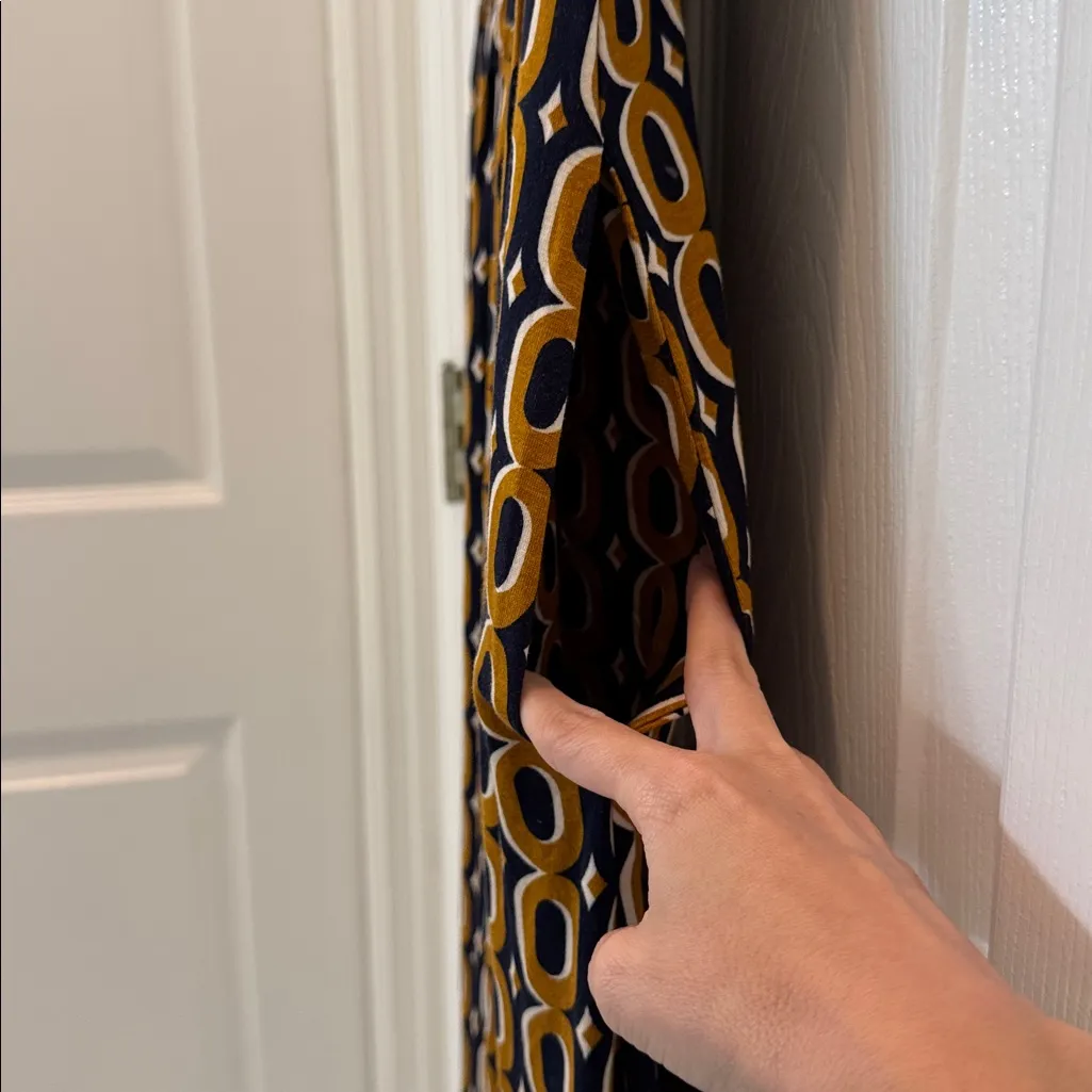 Boden Thea Short Sleeve Jersey Dress in Ochre Chain Size 4 Gold - Image 8