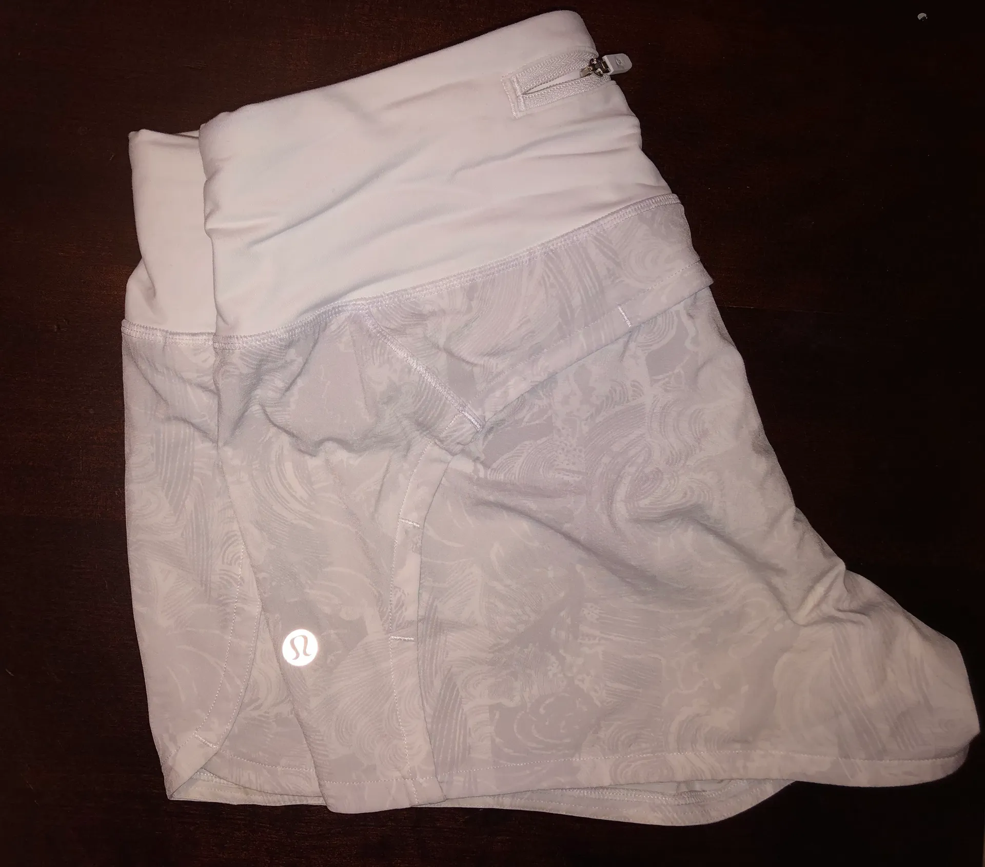 Lululemon Hotty Totty Shorts - Image 3