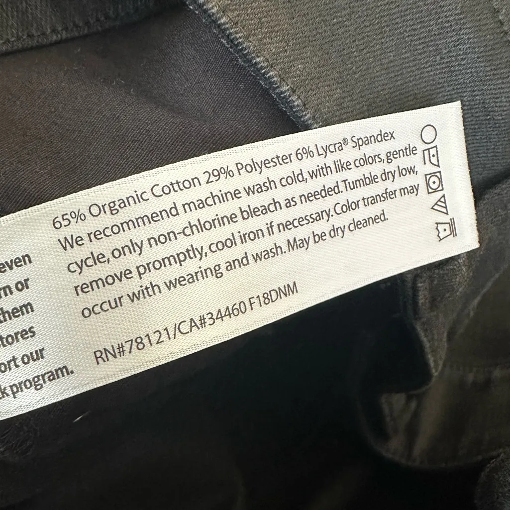 EILEEN FISHER BLACK Shiny Jeans. - Image 12