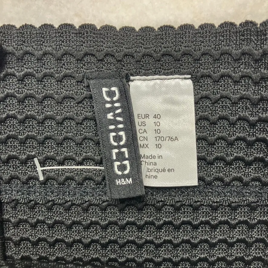 H&M Divided Black Textured‎ Bandage Bodycon Mini Skirt Size 10 Elastic Waist - Image 2