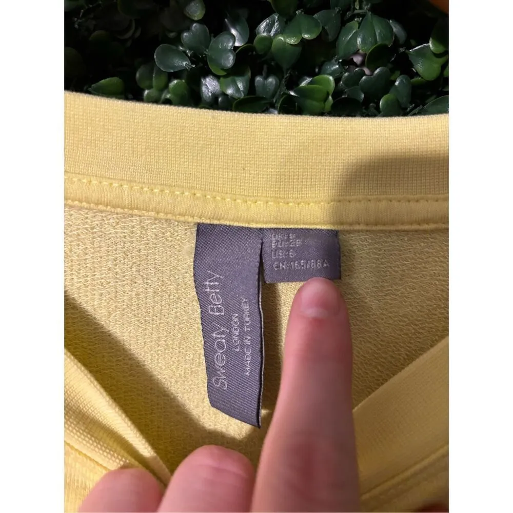 Sweaty Betty Cropped Yellow Long Sleeve Crewneck Size Small - Image 2