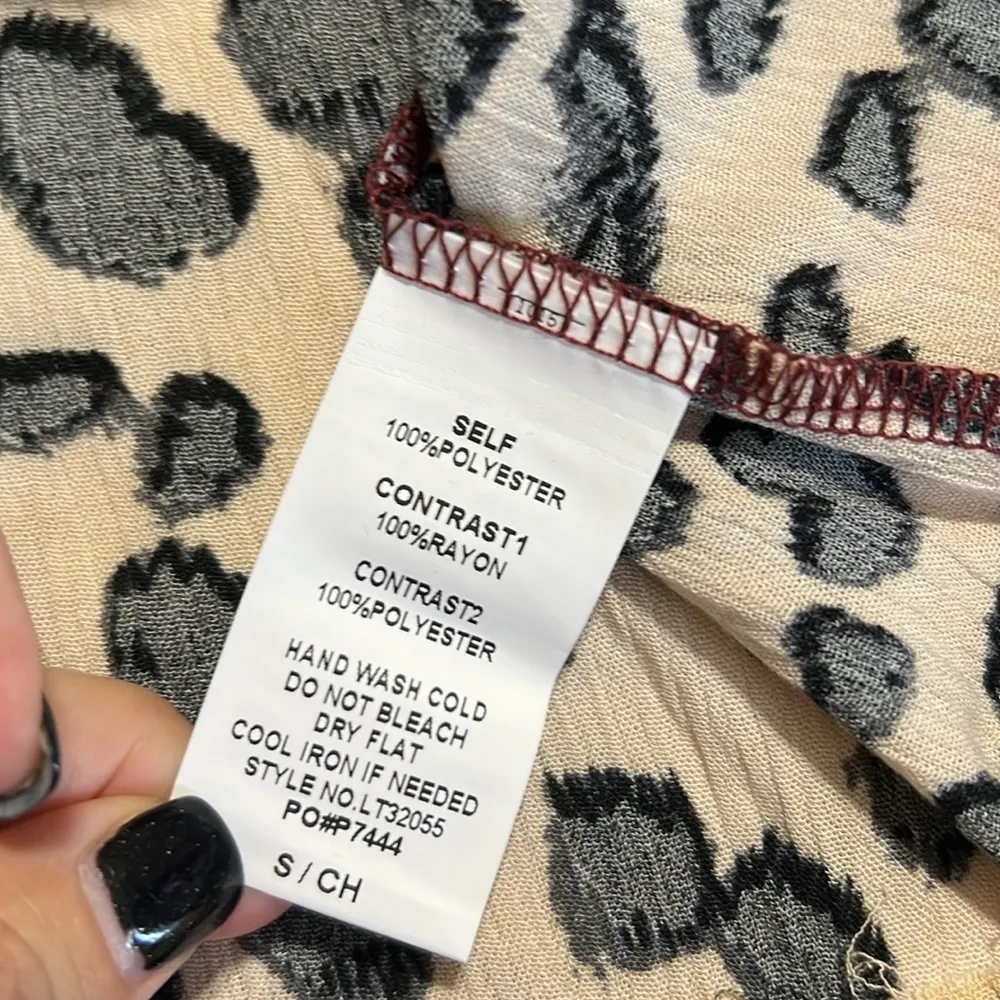 Pink Lily size small color block waffle knit long sleeve blouse leopard print - Image 6