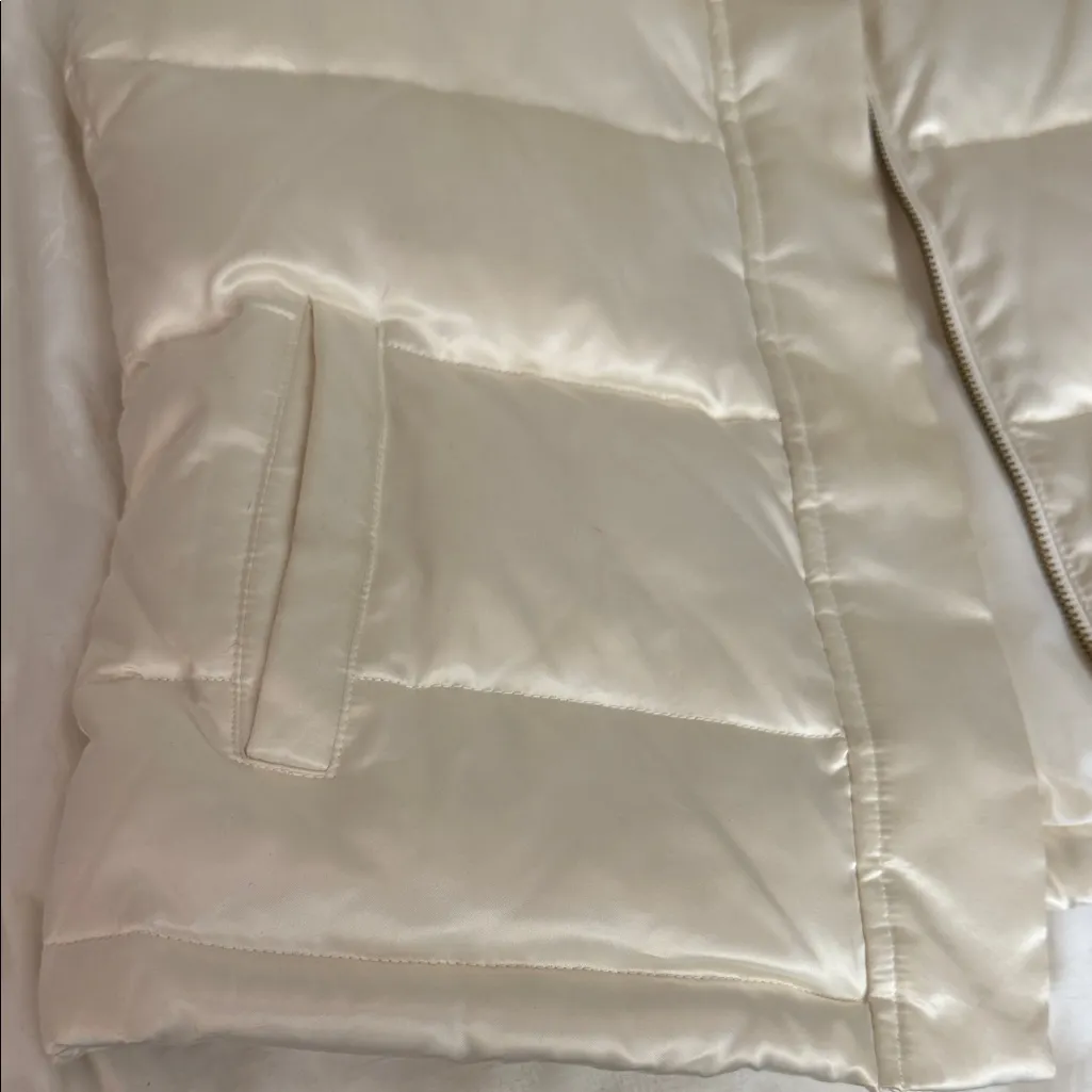 Talbots Women's Elegant ivory down Puffer vest - Image 2