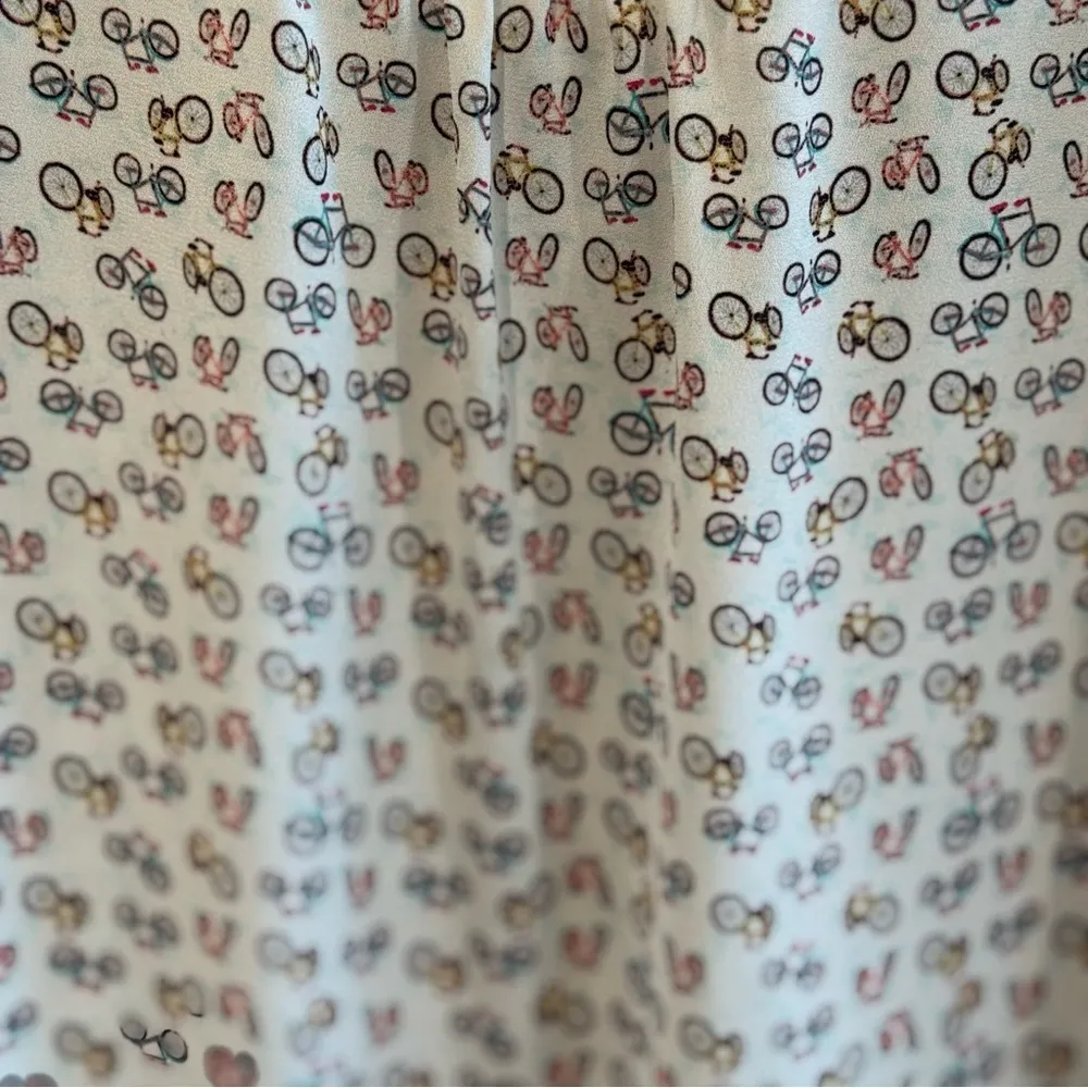 Van Heusen White Sleeveless Relaxed Tank Top Bicycles Medium - Image 3