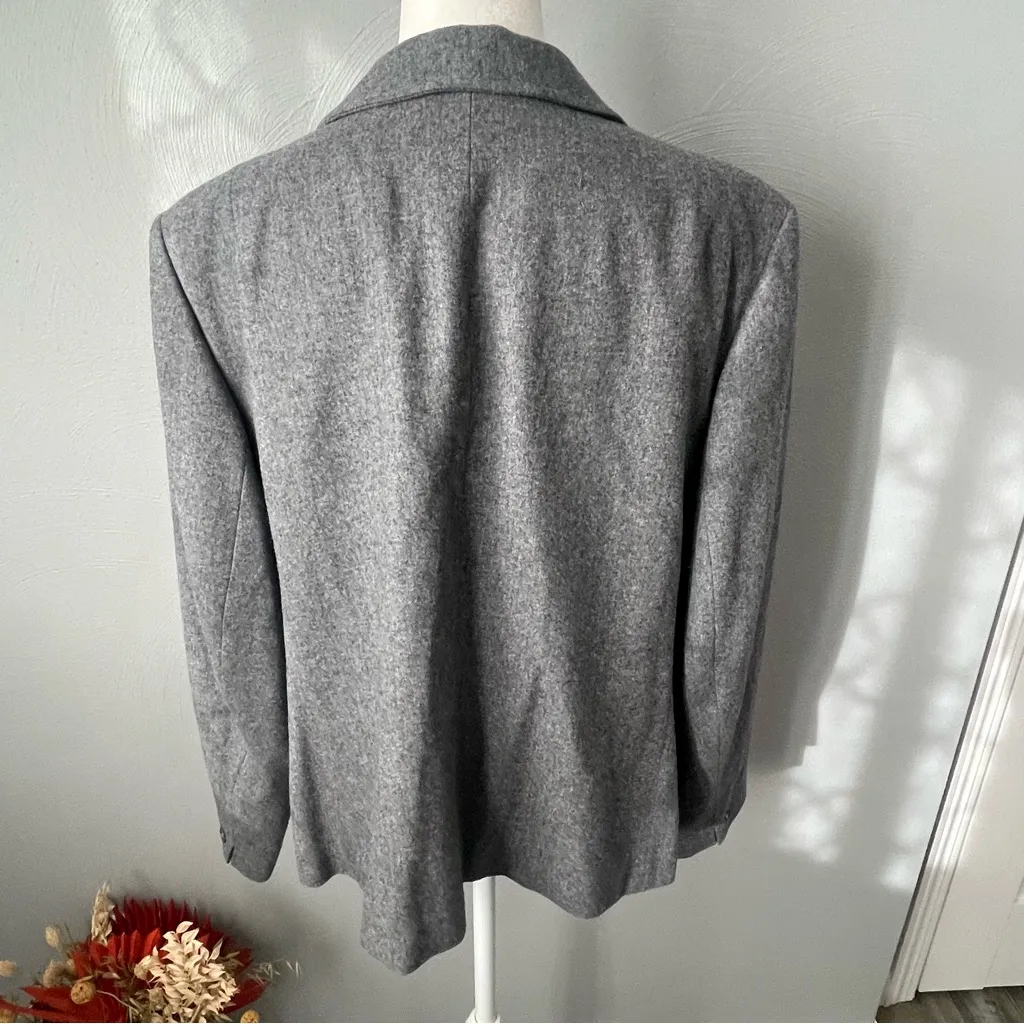 Authentic Pendleton Grey Wool Jacket, Fully Lined, Excellent Vintage Condition - Image 3
