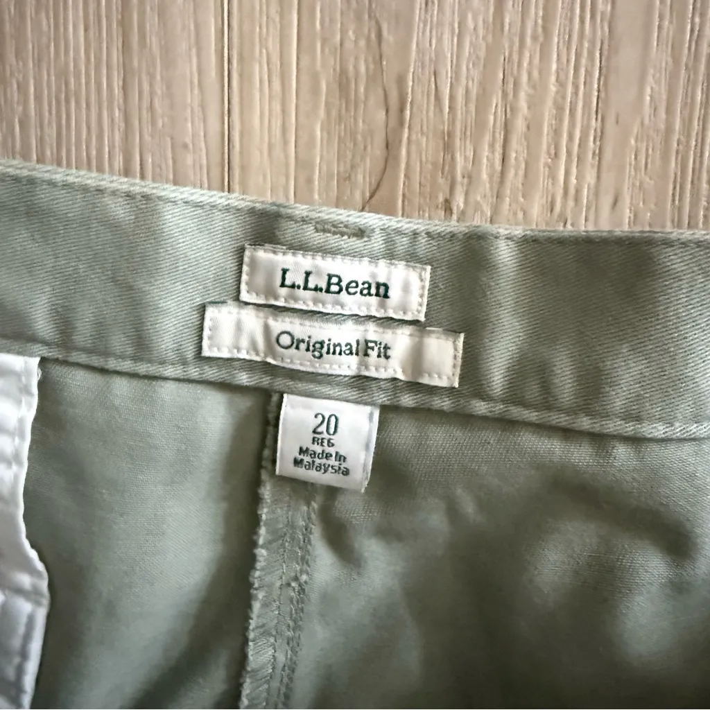 NWT L.L. Bean green khaki cargo shorts classic fit Size 20 - Image 4