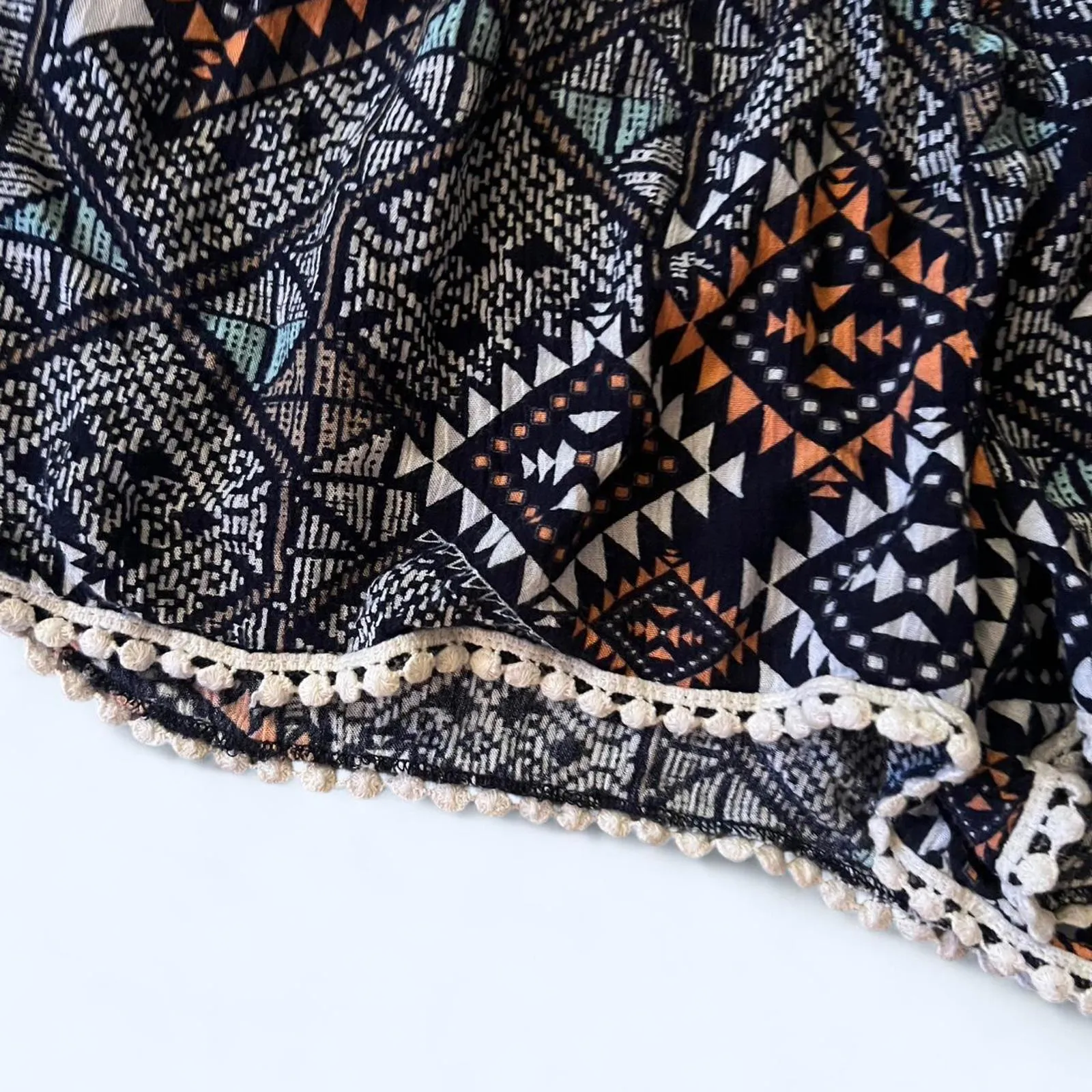 Aztec print vintage boho shorts Size Medium - Image 2