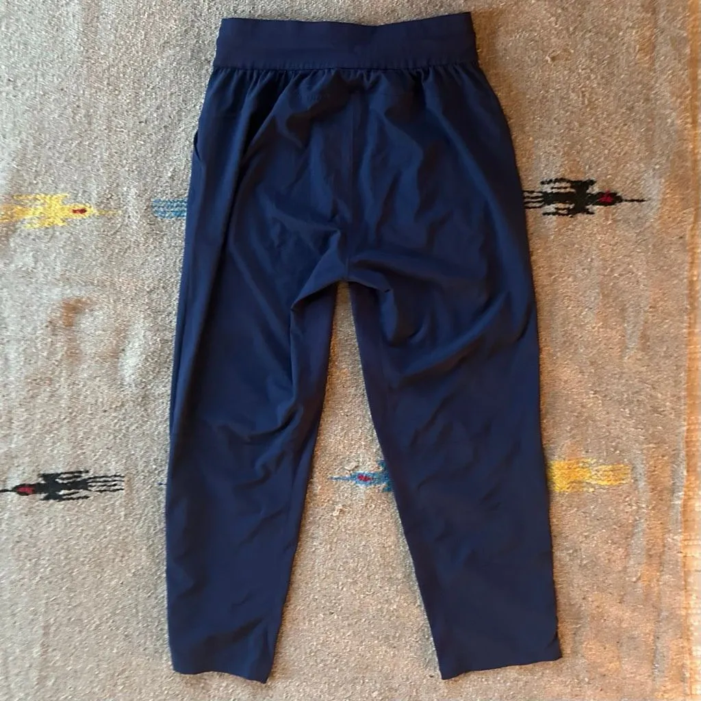 Lululemon Beyond the Studio HR Crop Pants in True Navy Size 6 - Image 4