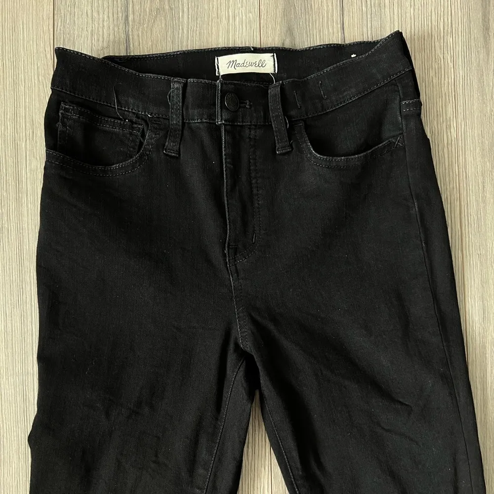 Madewell Roadtripper Skinny Jeans in Bennett Black Wash | 25 - Image 5