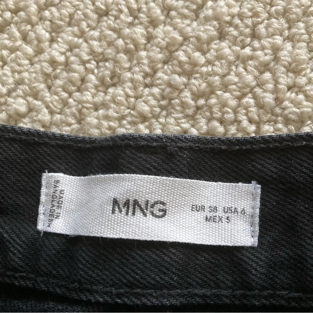 MNG Black Denim High Rise Jean Shorts Women’s Size 6 Bottoms Dark Wash Like New - Image 2