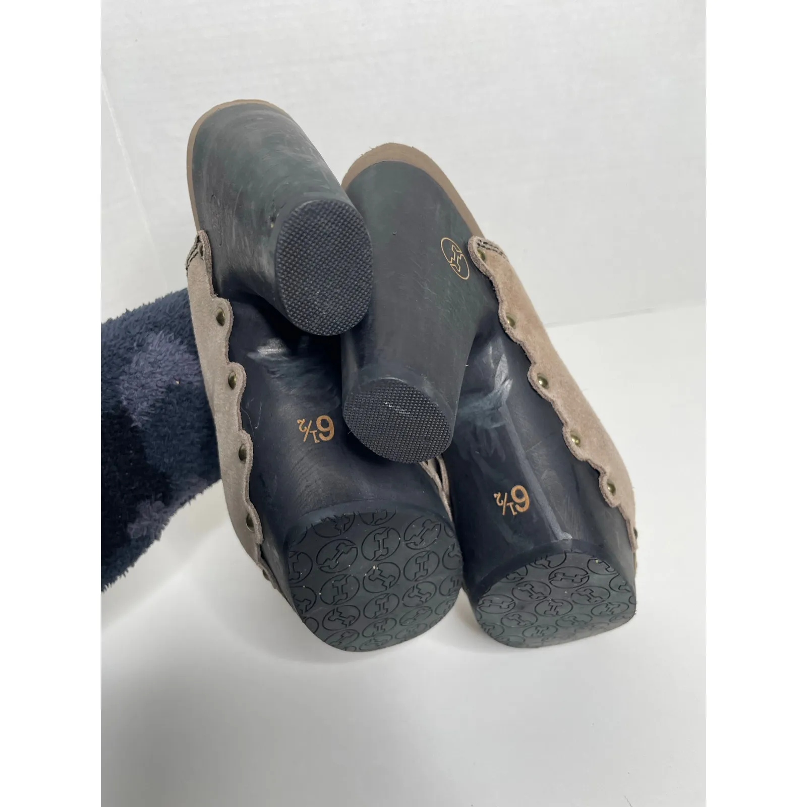 Flogg DIana Womens Suede Platform Clog Size 6.5 Tan - Image 9