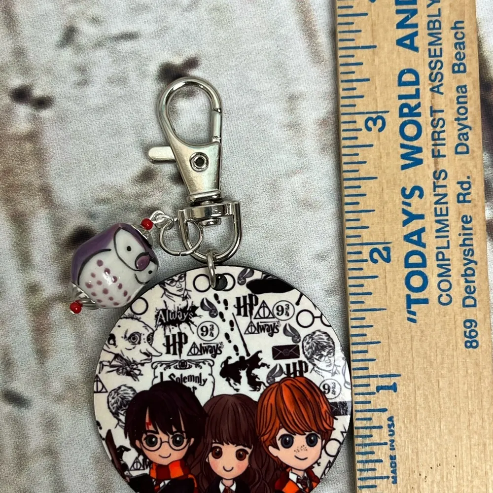 Harry Potter Inspired Round Keychain Purse Backpack Accessory With Owl Charm New - Image 2