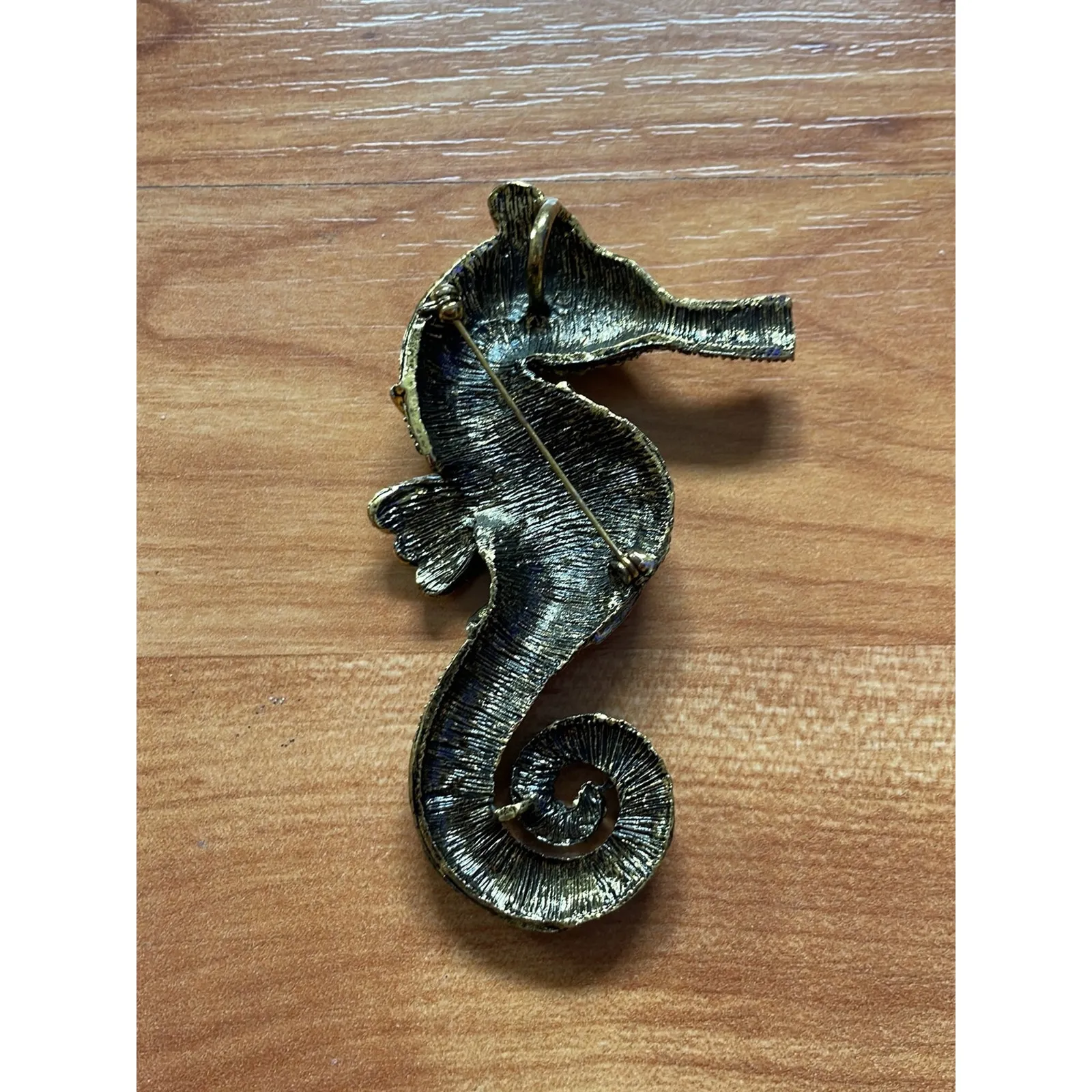 Sea‎ Horse Brooch Purple - Image 3