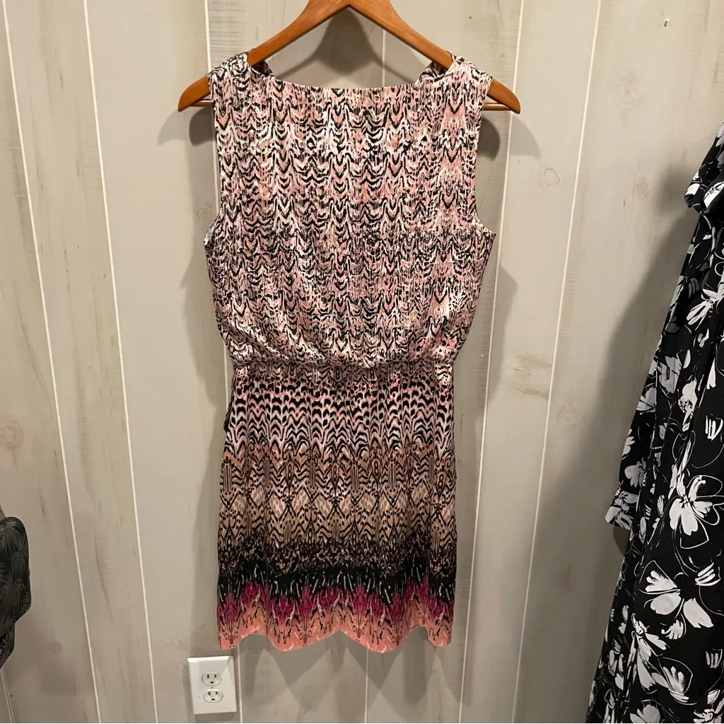 Cute Dana Buchman silky pink black pattern elastic waist mini dress cowl neck - Image 9