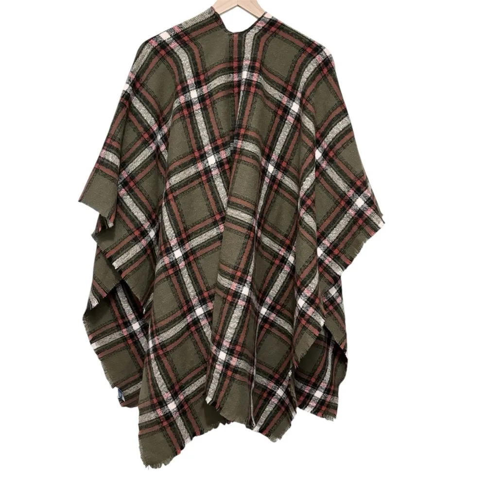Women's Old Navy green plaid poncho blanket shawl one size - Image 4