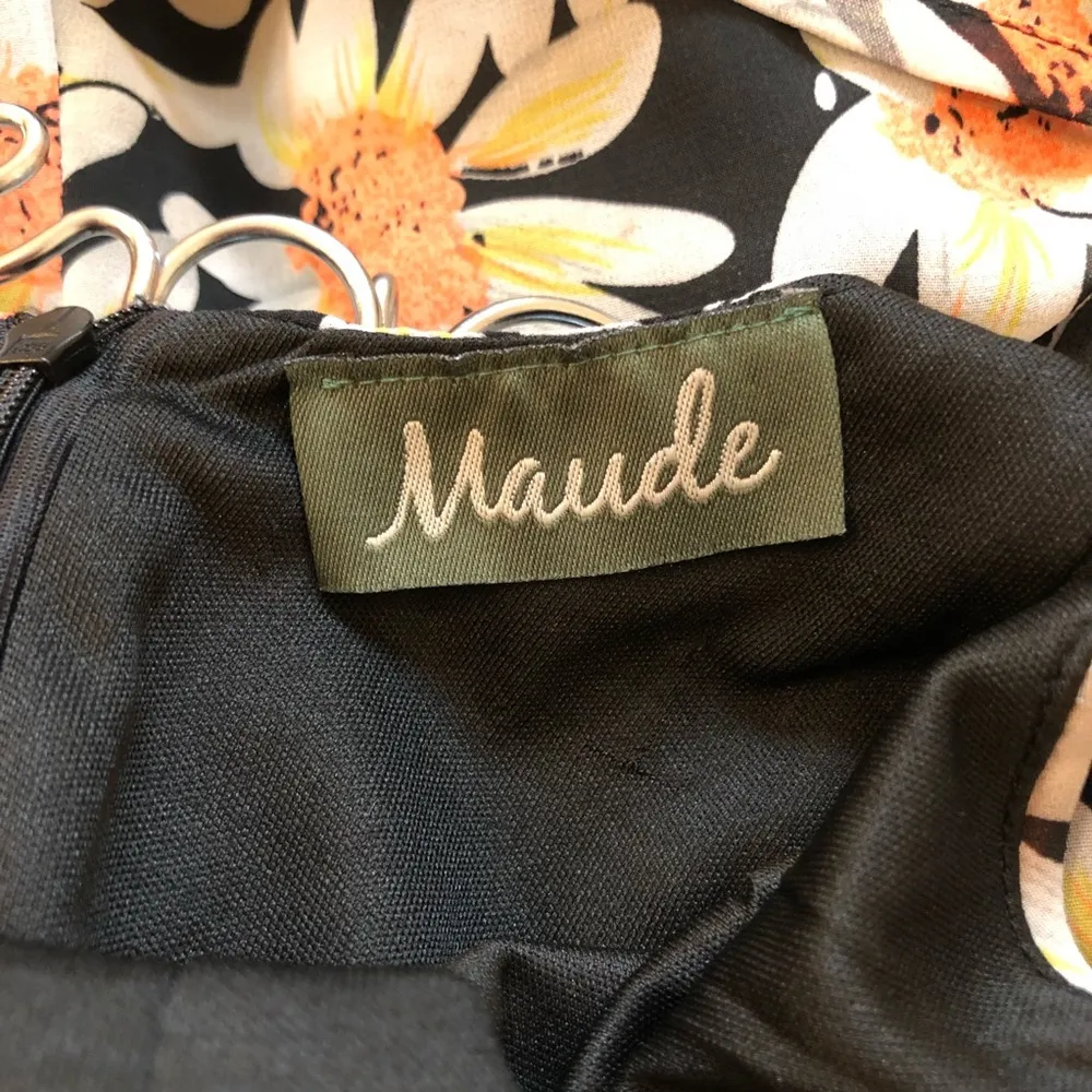 Maude  Floral Black/Orange Romper Small - Image 7