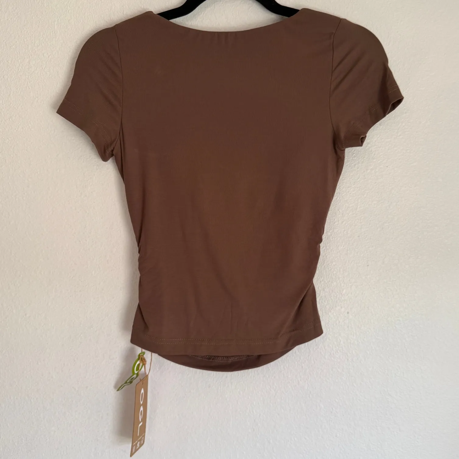 NWT OGL Sz S Ribbed Short Sleeve Notch Brami Tee Iced Mocha Brown Ruched Top - Image 5