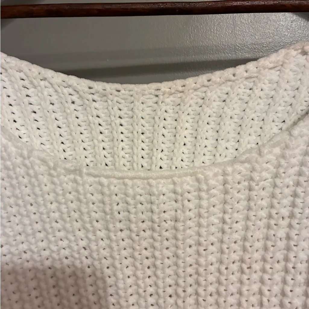 Hollister Y2K Bright White Chunky Knit Short Sweater with a wide scoop neck! - Image 9