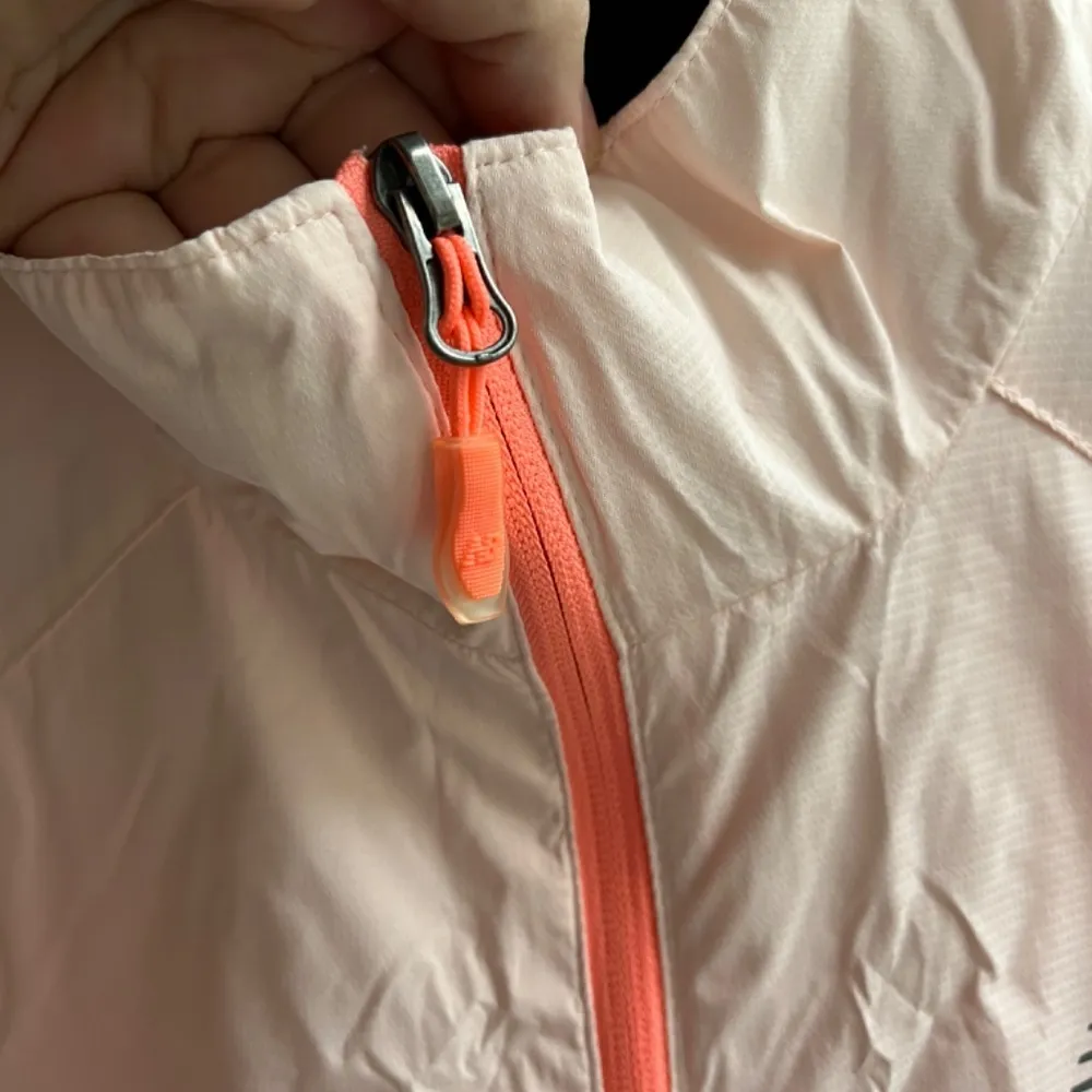 New‎ Balance Run Light Pack Neon Orange Pockets Windbreaker Rain Jacket, Size M - Image 2