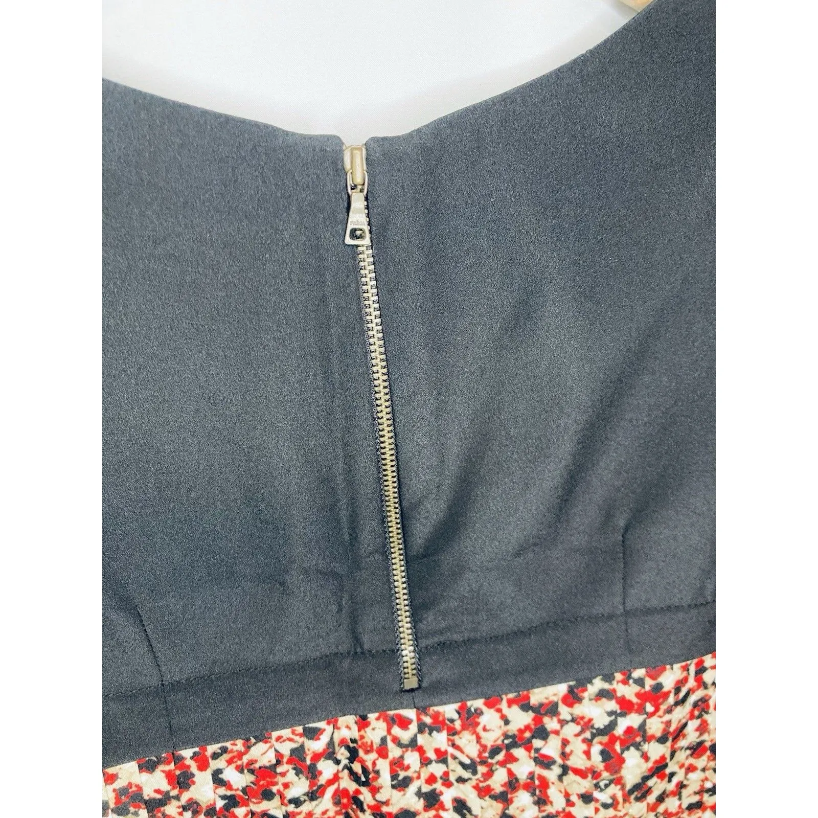 LOFT Shift Dress Size 0 Red Black Sleeveless Short Pleated All Over Classic - Image 5