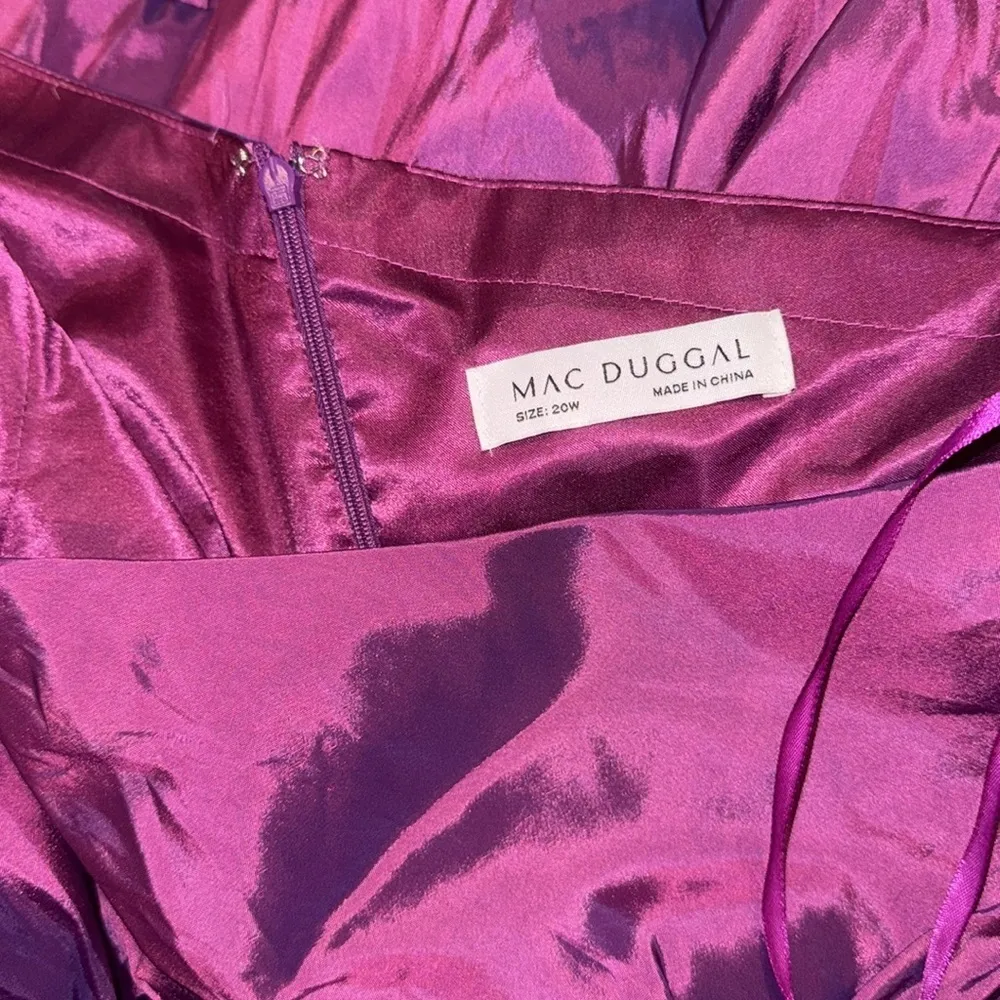 NWOT Mac Duggal Metallic One-Shoulder Ultra Violet Ruffle Hem Gown sz 20 w - Image 4