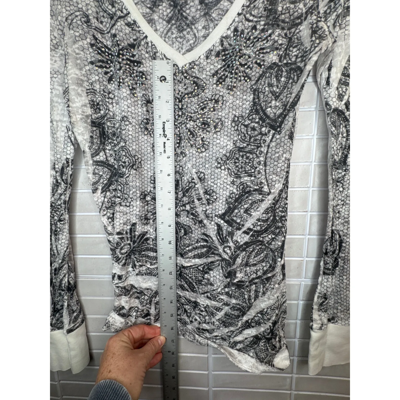 Love Culture Mesh Long Sleeve Top - White - V Neck - S/M Fitted - Image 5